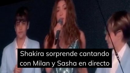 Shakira sorprende cantando con Milan y Sasha en directo