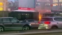 Küçükçekmece'de metrobüs yangını