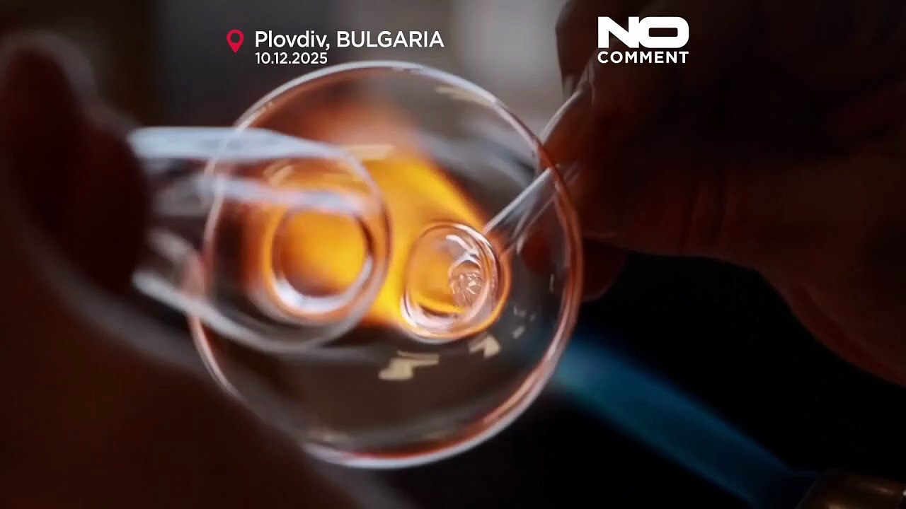 Bulgarische Glasornamente von Künstlern mit Behinderung begeistern