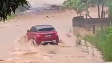 Casal e bebê de 5 meses morrem após carro ser arrastado durante ciclone
