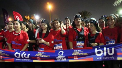 Correre senza velo: le donne iraniane sfidano il regime alla maratona di Kish