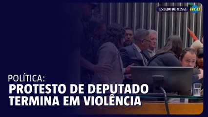 Glauber Braga protesta e é retirado com violência do plenário da Câmara