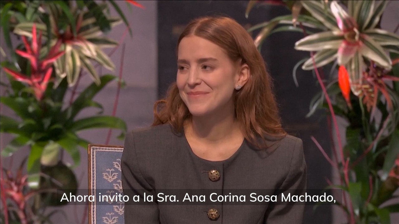 La hija de María Corina Machado recibe el Premio Nobel de la Paz de 2025 en nombre de la opositora