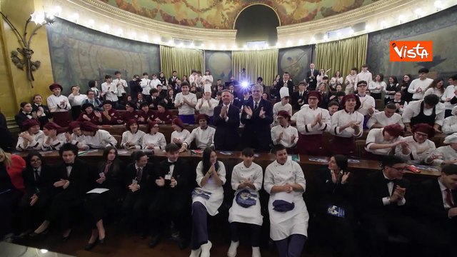 Cucina italiana patrimonio Unesco, il momento della proclamazione e l'applauso dei cuochi