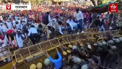 डूंगरपुर धरना: बैरिकेड्स पर चढ़े लोग, प्रशासन ने मानी मांगें, 19 दिन बाद आंदोलन खत्म