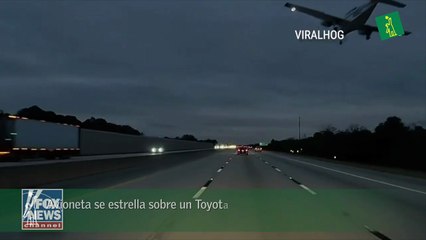 Avioneta se estrella sobre un Toyota en una autopista de Florida