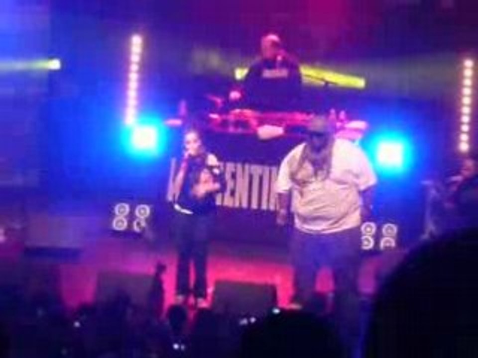 Trop d'flow - Kenza Farah featuring Big Ali
