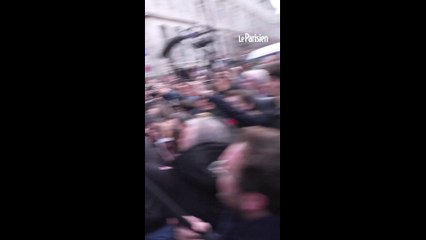 Des Femen perturbent la dédicace du livre de Nicolas Sarkozy à Paris