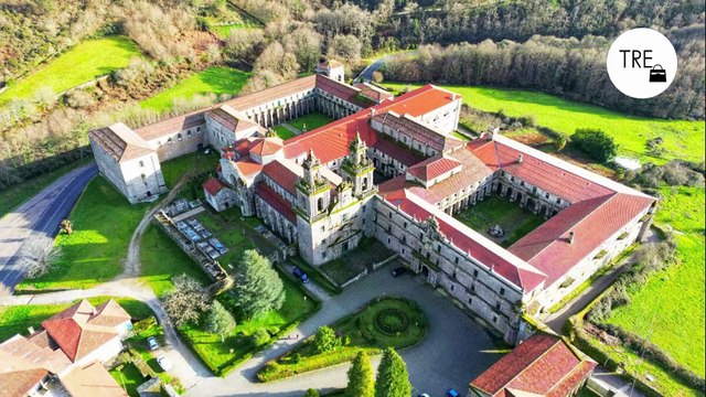 El desconocido pueblo rural con un monasterio del siglo XII que los expertos apodan El Escorial gallego