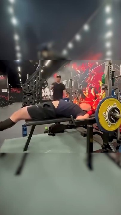 Attention avec le développé couché 🏋️‍♂️