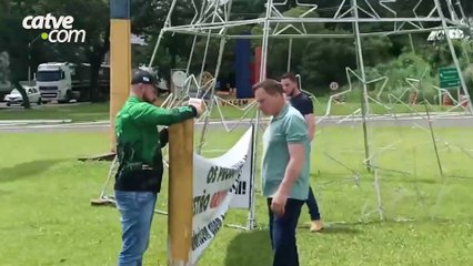 Produtores de leite realizam manifestação em Francisco Beltrão