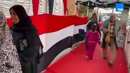 إقبال ملحوظ من أهالي الجيزة على لجان الانتخابات.
