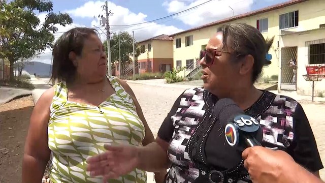 Título: Crise de esgoto e falta de água ameaçam moradores da Rua Alfazema no Luiz Bezerra Torres