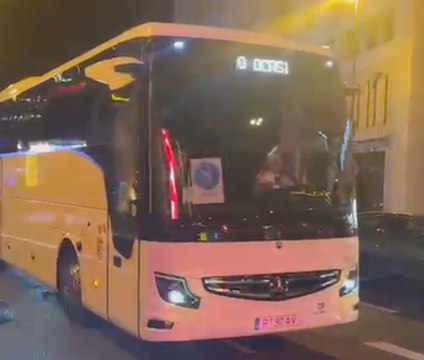 Benfica-Napoli, cresce l'attesa! L'arrivo del pullman degli azzurri al Da Luz
