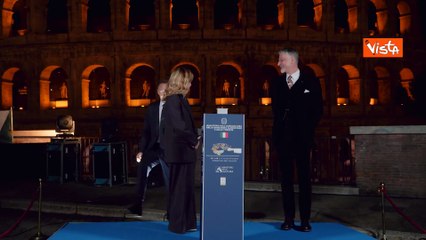 Colosseo illuminato col tricolore per riconoscimento Cucina Italiana come Patrimonio Unesco