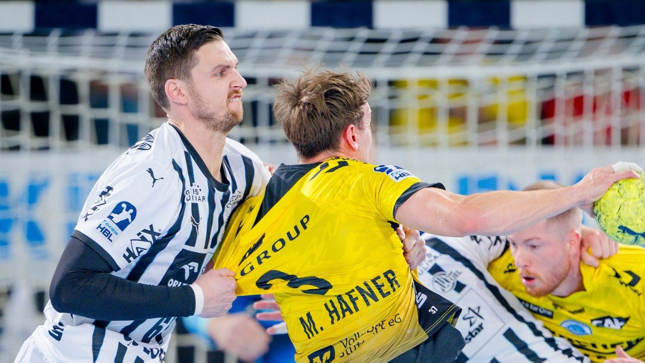 Pekeler-Comeback: Kiel mit Arbeitssieg über Stuttgart