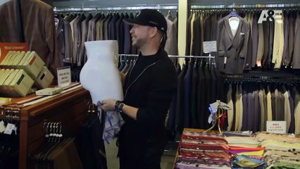 'Wahlburgers' Exclusive Preview: Donnie Shows Off His Butt