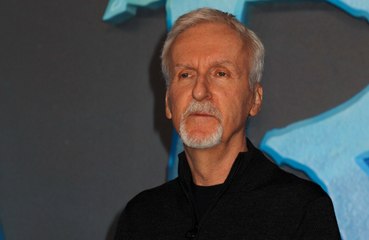 Sigourney Weaver hails 'perfectionist' James Cameron