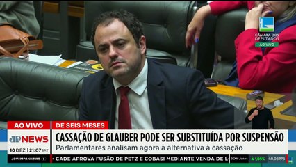 Parlamentares analisam suspensão de mandato como alternativa à cassação de Glauber Braga