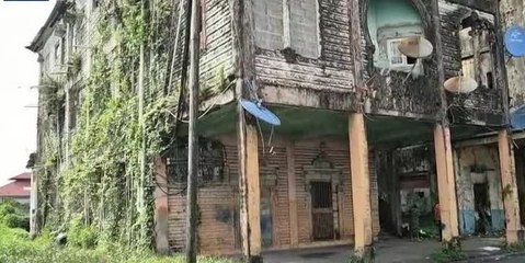 Caserones de calle 12 en Colón se caen a pedazos