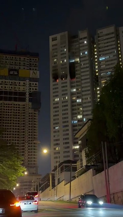 Fire breaks out at Tiffani Kiara by i-Zen residence in Mont Kiara