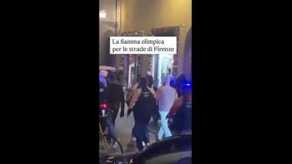 La Fiamma olimpica attraversa Firenze