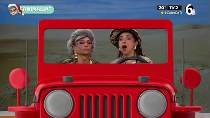 La Maestra Resurrección y Yeka Rosales se 'pasean' por el desierto