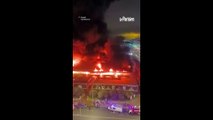 Un mort dans le violent incendie d'un supermarché à Saint-Pétersbourg