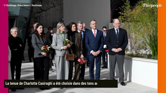 Charlotte Casiraghi en blazer très chic aux côtés de sa maman Caroline et Albert à Monaco lors d'un événement symbolique