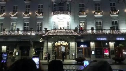 После месяцев в укрытии венесуэлка Мария Корина Мачадо, лауреат Нобеля, приветствует толпы в Осло