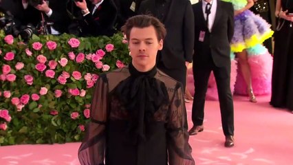 Billie Eilish Reacts To Justin Bieber Crying & Gets Emotional At Brit Awards