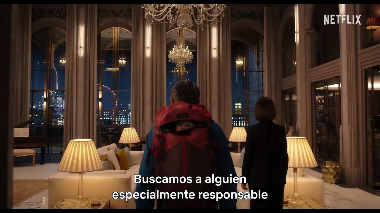 'El hombre contra el bebé', tráiler de la serie de Netflix