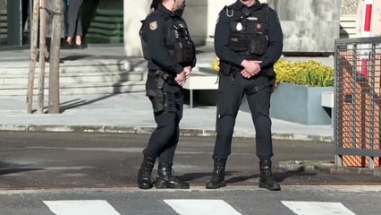 La Policía registra la sede de Plus Ultra por presunto blanqueo de capitales