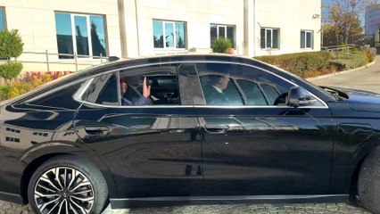 Bakan Kacır, bütçe görüşmelerine yeni model TOGG T10F ile geldi