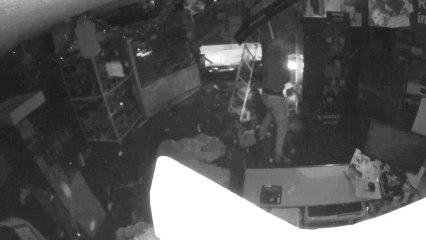 Vídeo del impactante asalto a una tienda de fotografía en pleno centro de Valencia.