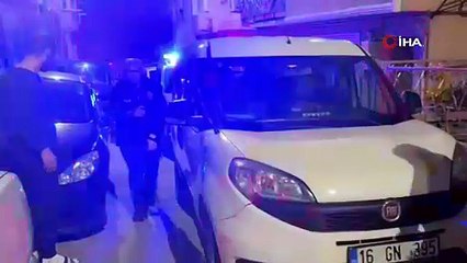 Eve yapılan baskında cephanelik çıktı, arama sırasında polise saldırdılar