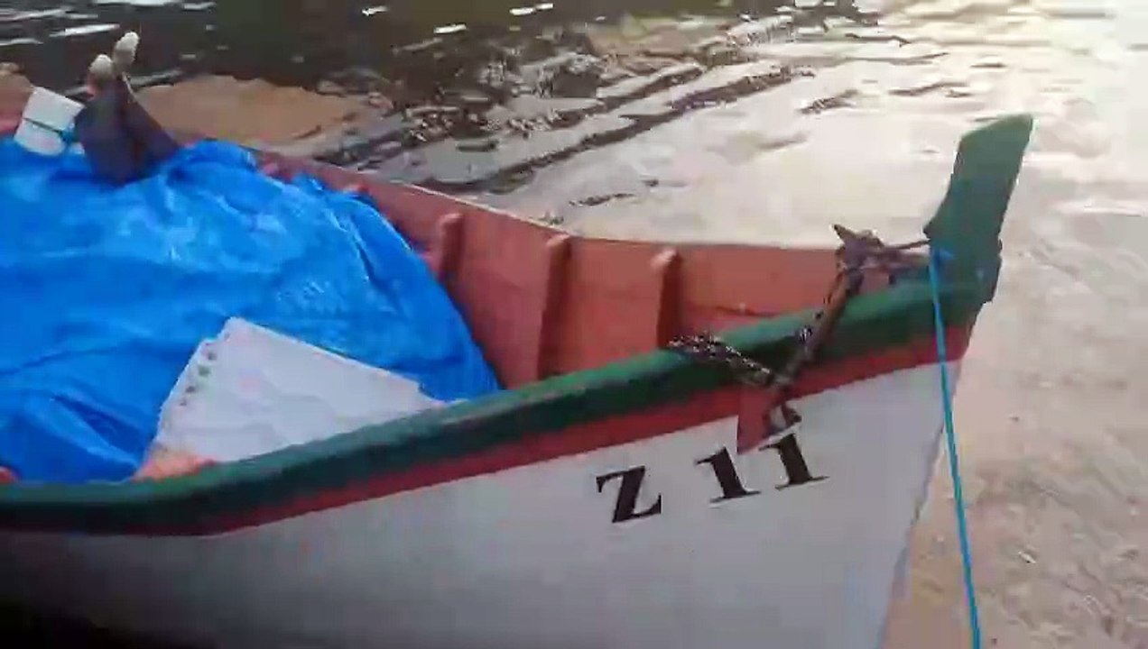 Manchas voltam a aparecer na Lagoa da Conceição e preocupam moradores
