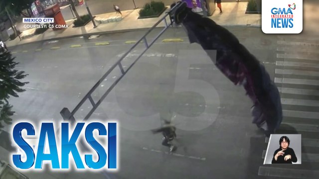 Parachute ng skydiver, bumulusok at sumabit sa traffic light | Saksi