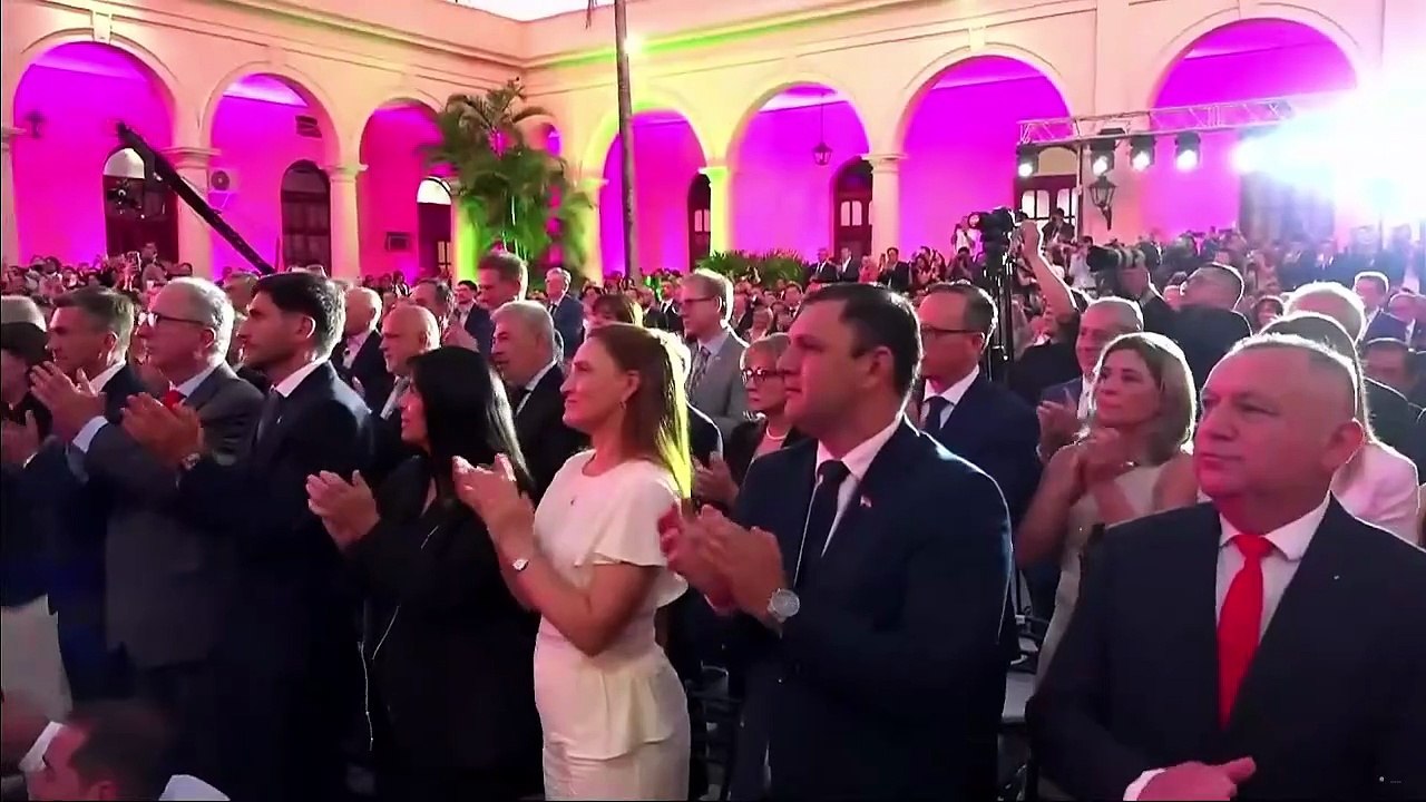 Pasamanos entre hermanos: Juan Pablo Valdés asumió en Corrientes