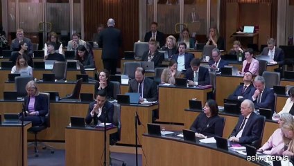 In Austria velo vietato nelle scuole per le ragazze sotto i 14 anni