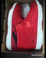 1 Y MEDIO MÁS CHICO DE MI NO. YO SOY MÁS DE PUMA Y ADIDAS OBVIO ALEMANIA YO SOY AMANTE ME ENCANTAN ME FASCINAN LAS ZAPATILLAS Y ME GUSTAN + DE BOTA ALTAS PORQUE CAMINO MUCHO Y ME AYUDAN A CANSARME MENOS LAS DE BOTA Y ME QUEDAN MÁS PORQUE SOY MUY ALTO BOTA