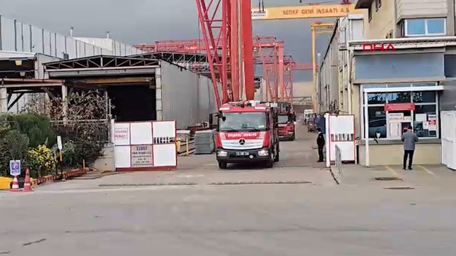 Tuzla’da tersanede iskele çöktü: 2 işçi yaralandı