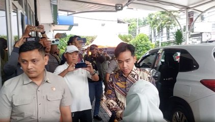 Gibran Bezuk Siswa Korban Kecelakaan Mobil MBG di RSUD Cilincing