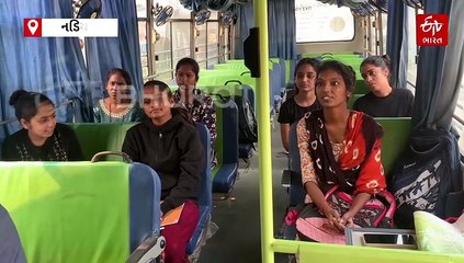 ઘરે બેઠા શિક્ષણ આપતી નડિયાદની હરતી ફરતી અનોખી કોલેજ, સ્કૂલ ડ્રોપ-આઉટ યુવતીઓને બસમાં ભણાવાય છે