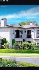 THE DIVORCED HEIRESS CLAIMS HER CROWN