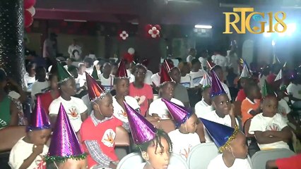 IDEJEN ak "Save the Children" Remèt prim bay plizyè timoun kap viv nan kan