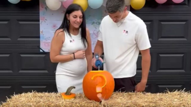 Parents-to-be reveal their baby’s gender in a fall-themed celebration