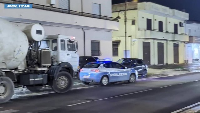 Casal di Principe (CE) - Sversava acqua e cemento nei campi: denunciato dalla Polizia (12.12.25)