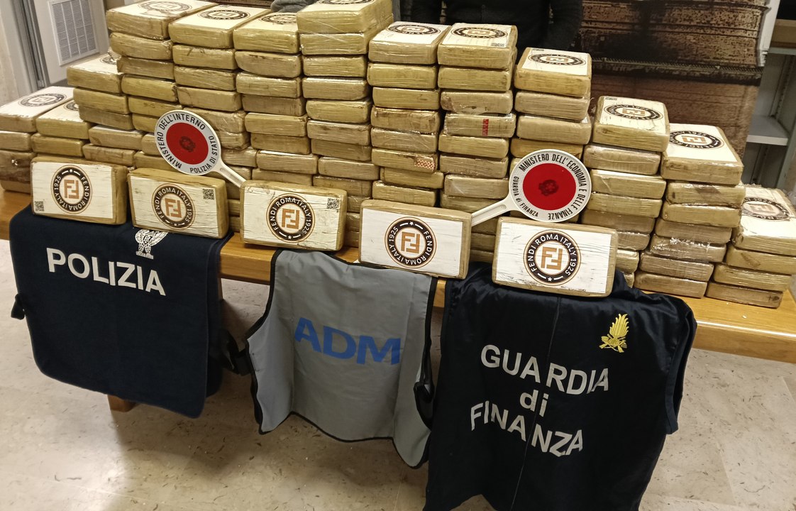 Porto, sequestrati 138 kg di cocaina