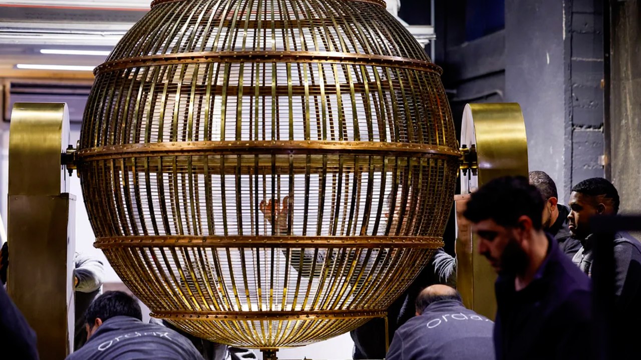 Así han llegado los bombos del Sorteo Extraordi...